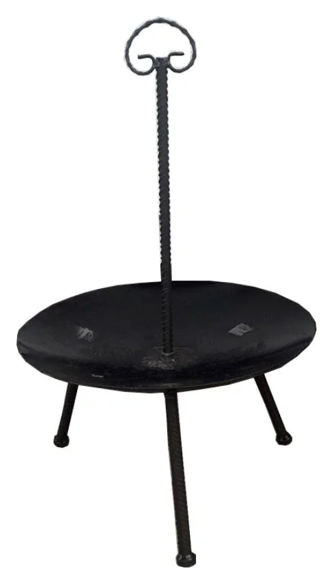Gratar disc din otel, din taler de tractor, realizat manual, picioare detasabile, maner rece, grosime 3,5 mm, diametru 46 centimetri